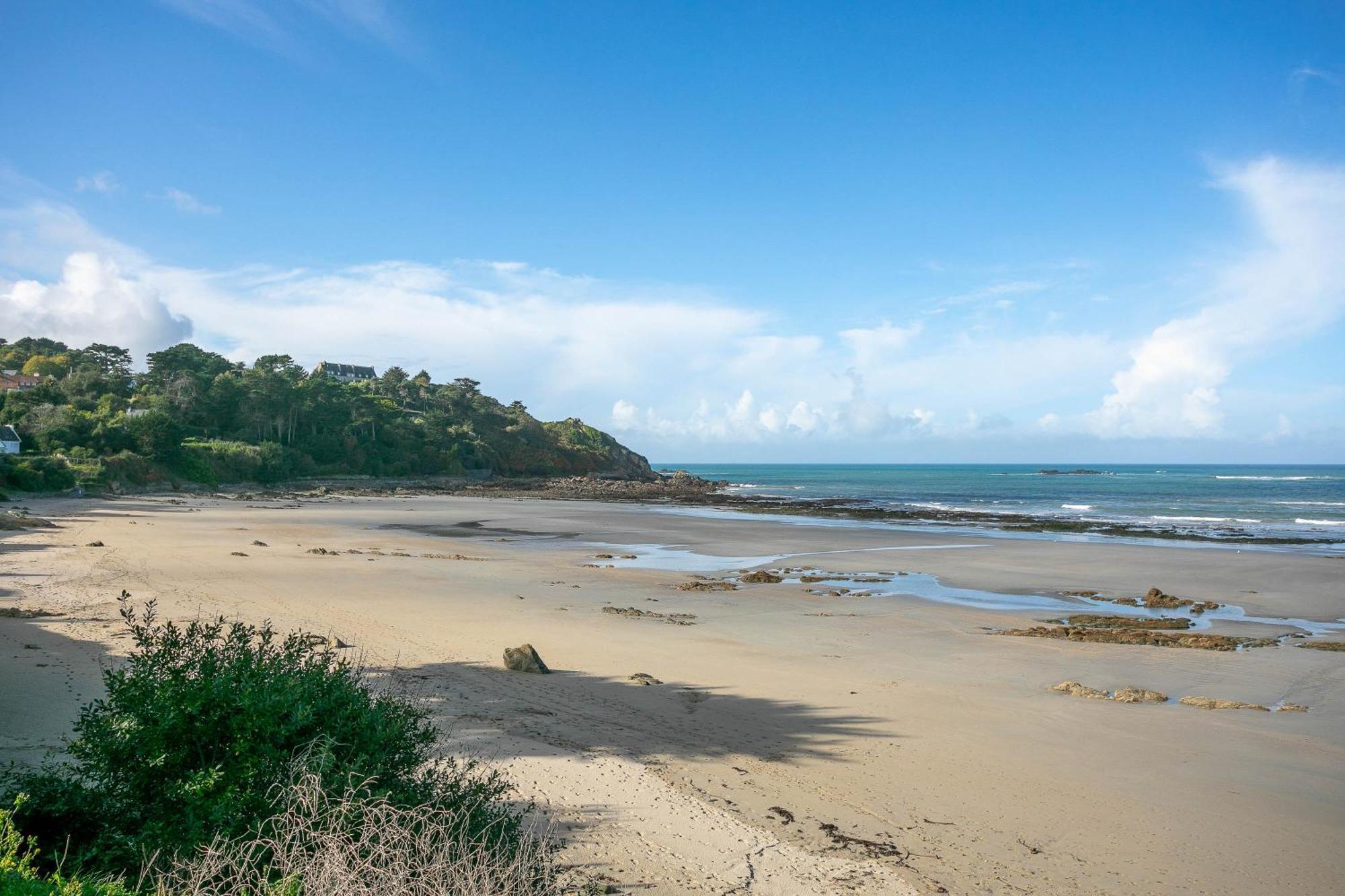 Entre Terre Et Mer Locquirec Exterior photo